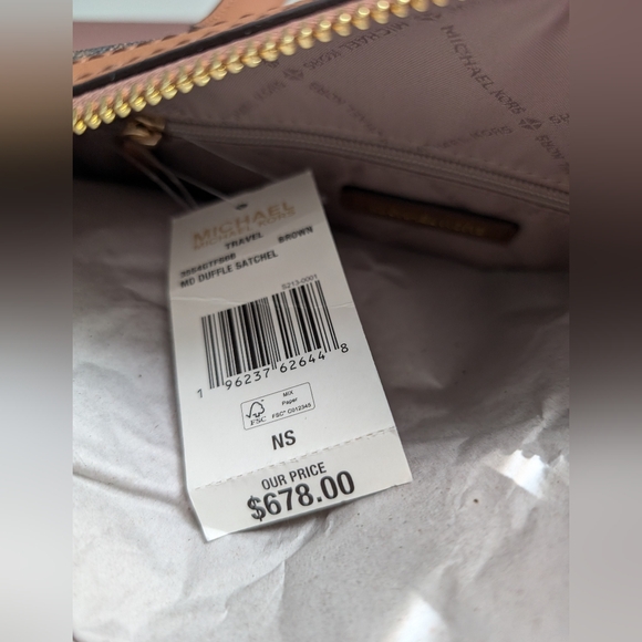 Michael Kors Travel Medium Duffle satchel bag, with crossbody mk logo NWT - Picture 6 of 10